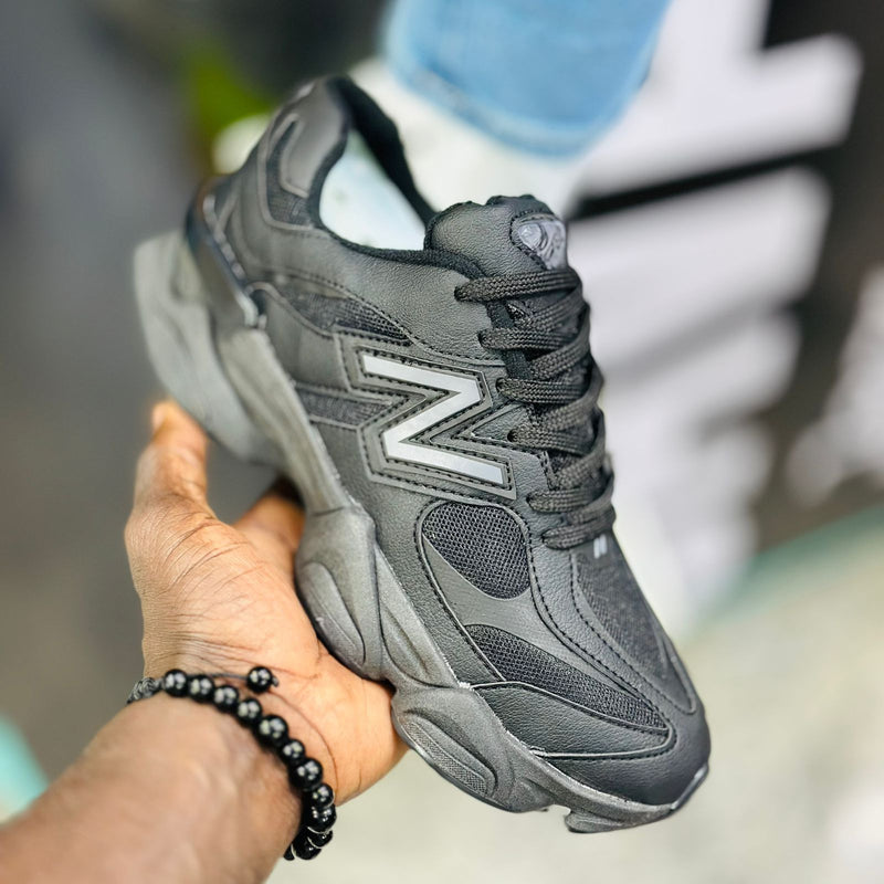 Tênis New Balance 9060